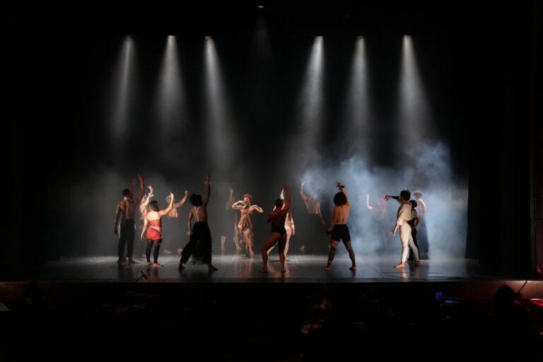 Espetáculo “Cabaré Chinelo” emociona plateia no Teatro Amazonas com nova versão em dança