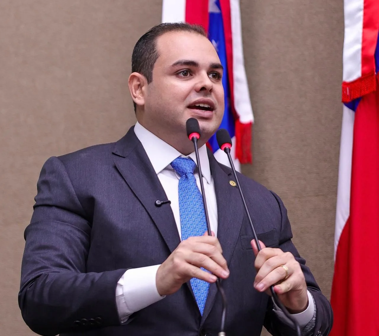 Às vésperas da Black Friday, Roberto Cidade alerta para preços enganosos e propõe nova lei sobre combustíveis