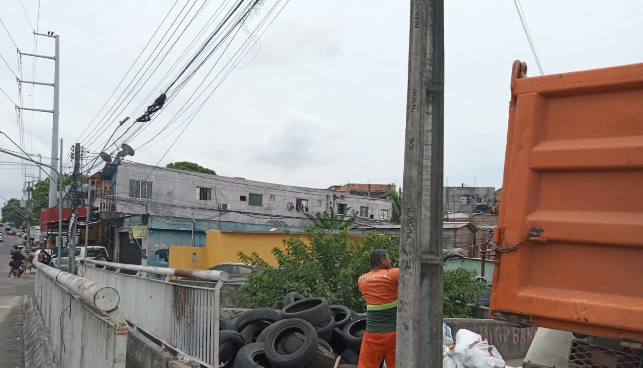 Prefeitura recolhe mais de 5 mil pneus descartados irregularmente em apenas dois dias em Manaus