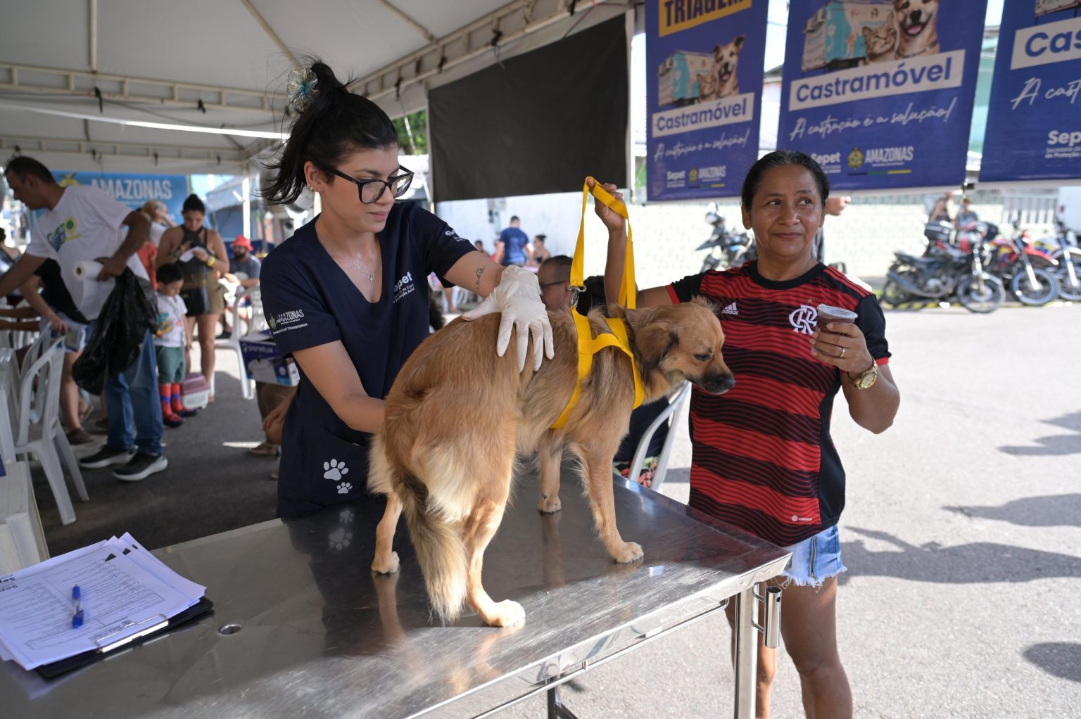 Sepet-AM realiza agendamento do Castramóvel durante o Governo Presente no Educandos