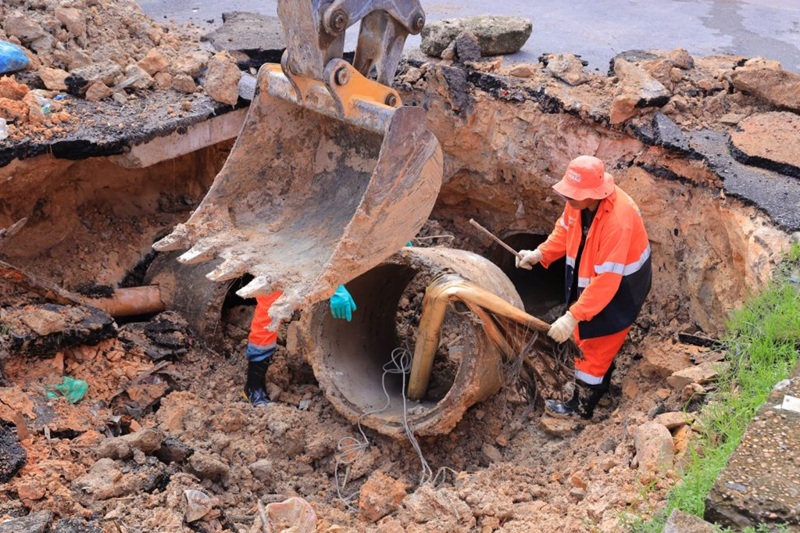 Prefeitura de Manaus executa obra emergencial na comunidade Riacho Doce 2