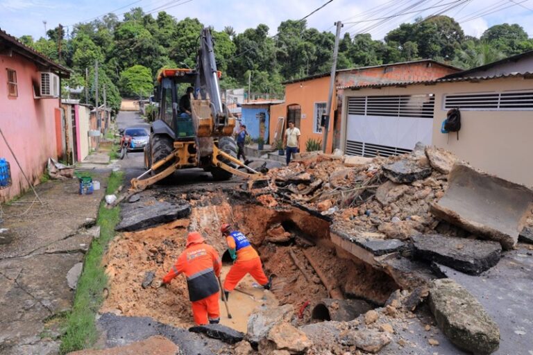 Prefeitura de Manaus executa obra emergencial na comunidade Riacho Doce 2.