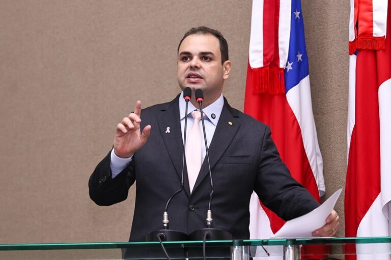 Roberto Cidade garante proteção a crianças na internet