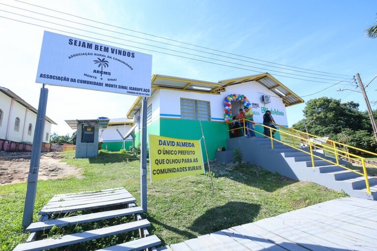 A Prefeitura de Manaus, reinaugurou, duas unidades de ensino na zona rural ribeirinha da capital