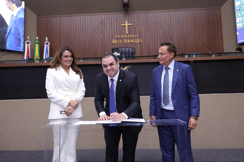 Roberto Cidade assume interinamente o Governo do Amazonas