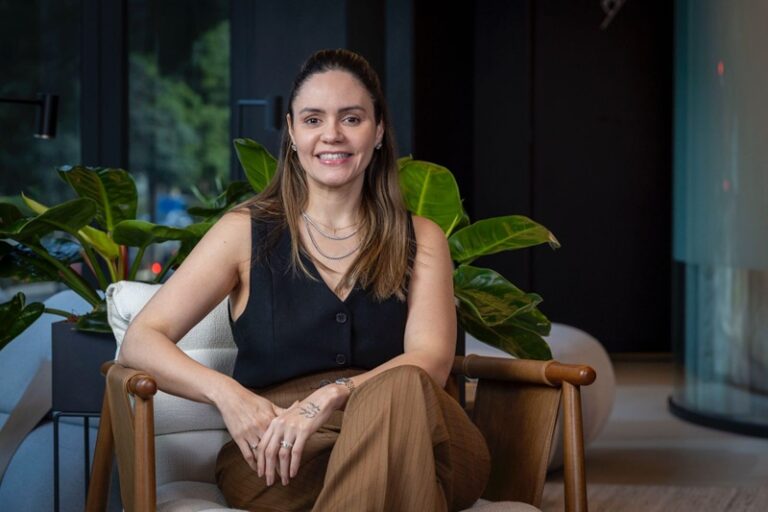 Mês das Mães: mulheres concentram maior estresse financeiro e enfrentam mais barreiras para planejar o futuro, aponta estudo