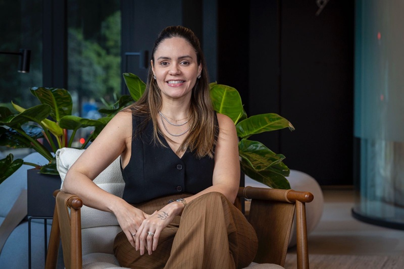 Mês das Mães: mulheres concentram maior estresse financeiro e enfrentam mais barreiras para planejar o futuro, aponta estudo