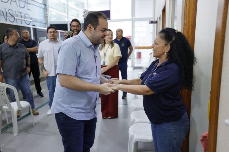Governador Roberto Cidade anuncia reajuste salarial, adicional noturno e convocação de concursados para o Detran-AM