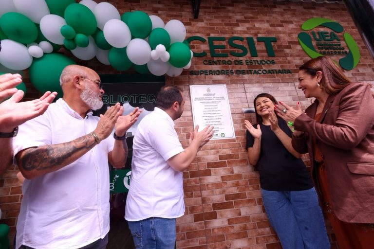 “Governador Roberto Cidade inaugura biblioteca do Centro de Estudos Superiores da UEA em Itacoatiara”