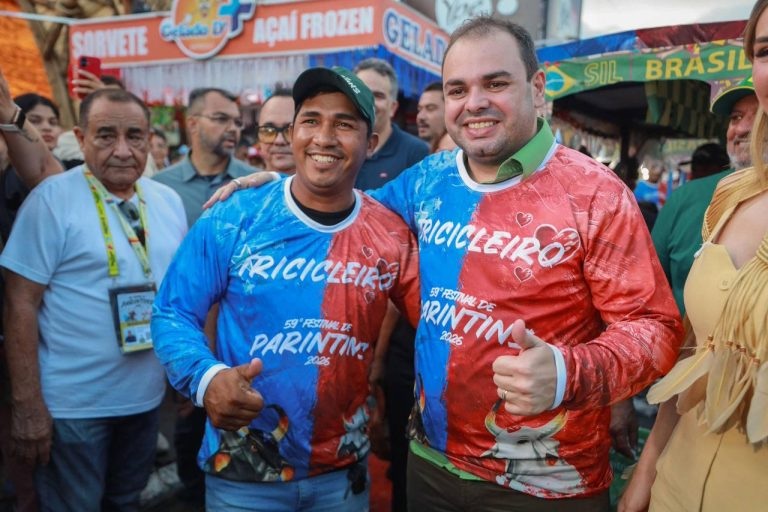 Governador Roberto Cidade reforça investimentos no turismo com apoio aos tricicleiros e visita ao Turistódromo em Parintins.