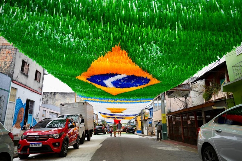 “Prefeitura de Manaus realiza transmissão do jogo da Seleção Brasileira em vias contempladas pelo edital ‘Ruas da Copa”