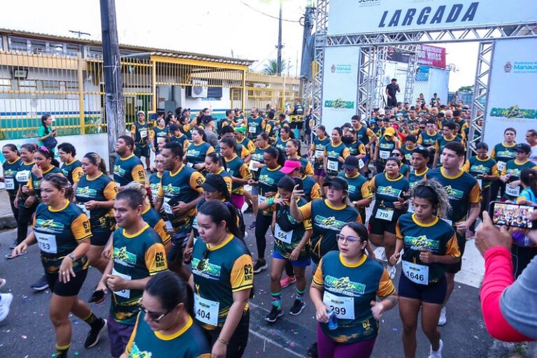 Corrida da Compensa reúne mais de 3 mil participantes e arrecada mais de 3 toneladas de alimentos em Manaus.
