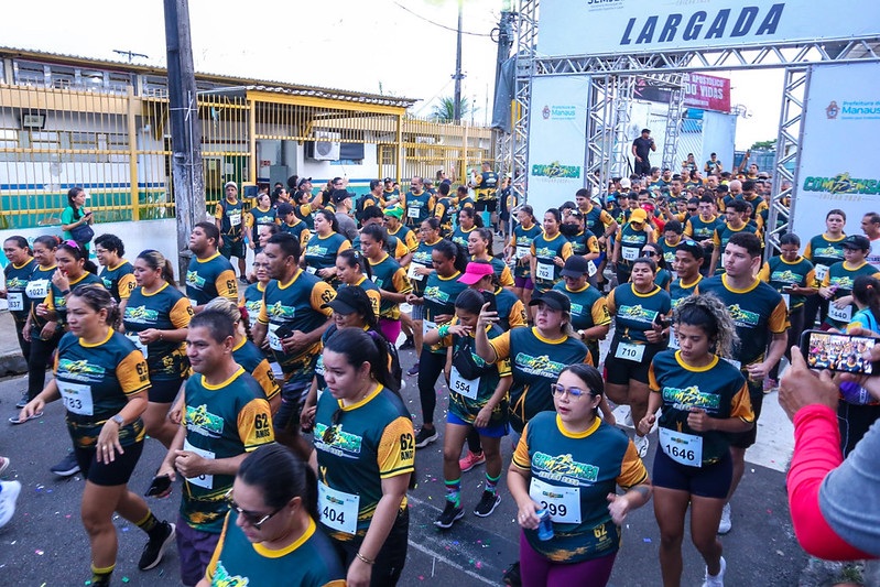 Corrida da Compensa reúne mais de 3 mil participantes e arrecada mais de 3 toneladas de alimentos em Manaus.