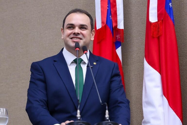 Omar Aziz e Roberto Cidade aparecem tecnicamente empatados na liderança da disputa pelo Governo do Amazonas