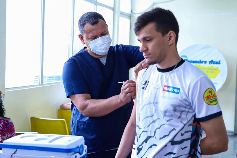 Prefeitura intensifica ações do Julho Azulado para ampliar cuidados com a saúde do homem em Manaus.