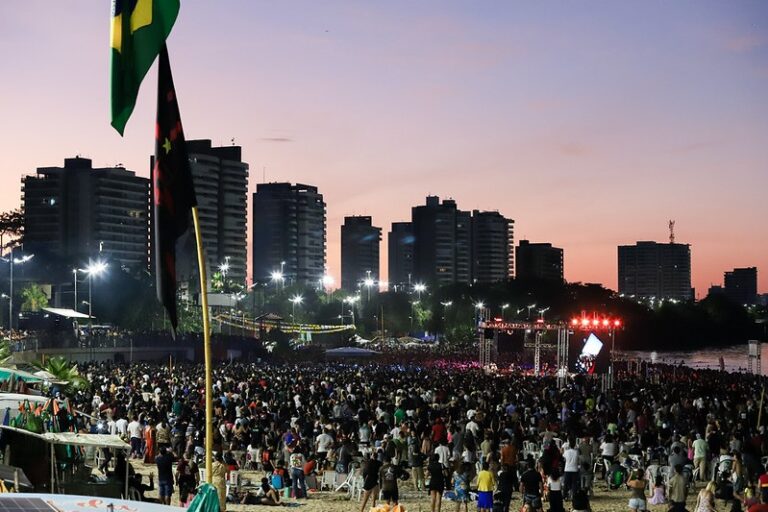 “Amanhecer Manaus’ na Ponta Negra”