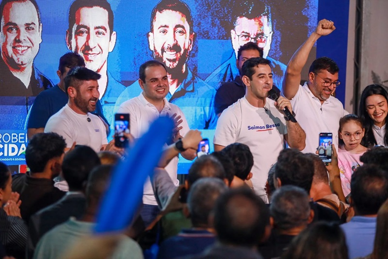 Roberto Cidade defende renovação política em evento de lançamento das pré-candidaturas de Carlinhos e Saimon Bessa