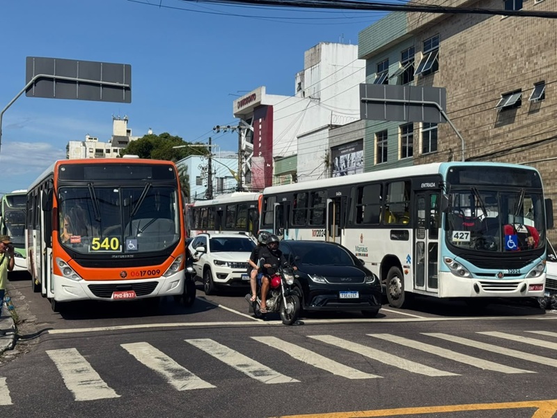 Justiça determina circulação de 80% da frota de ônibus durante paralisação em Manaus
