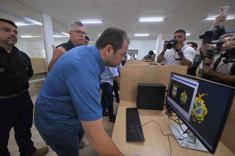 Governador Roberto Cidade acompanha conclusão das obras de modernização do Ciops.