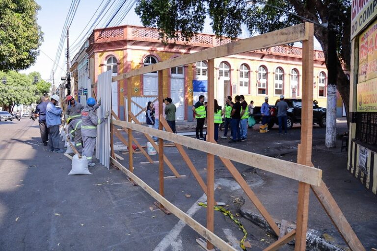 Ferreira Pena é interditada para início das obras da primeira ‘Rua Gastronômica’ da Prefeitura de Manaus.