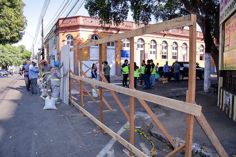 Ferreira Pena é interditada para início das obras da primeira ‘Rua Gastronômica’ da Prefeitura de Manaus.