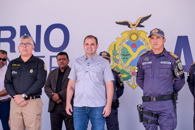 Roberto Cidade acompanha formação de 502 novos soldados da PMAM