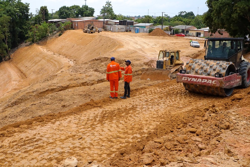 Prefeitura de Manaus trabalha na contenção de erosão e prevenção de riscos