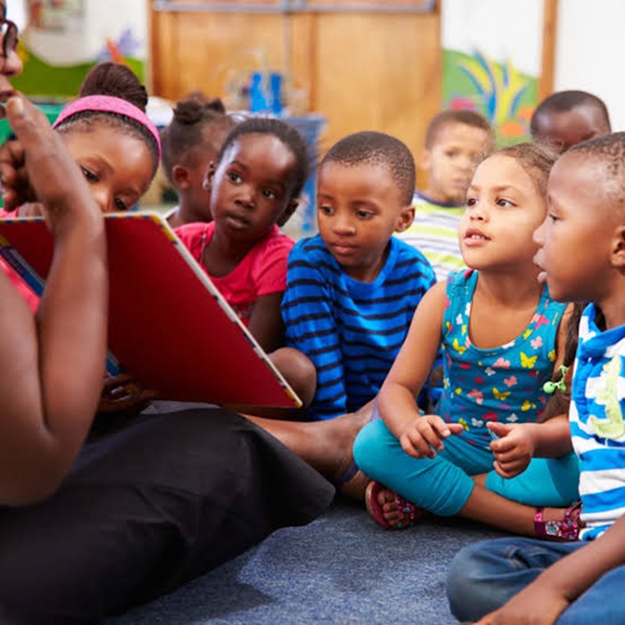 Escolas públicas podem escolher livros da educação infantil para o triênio 2026-2029