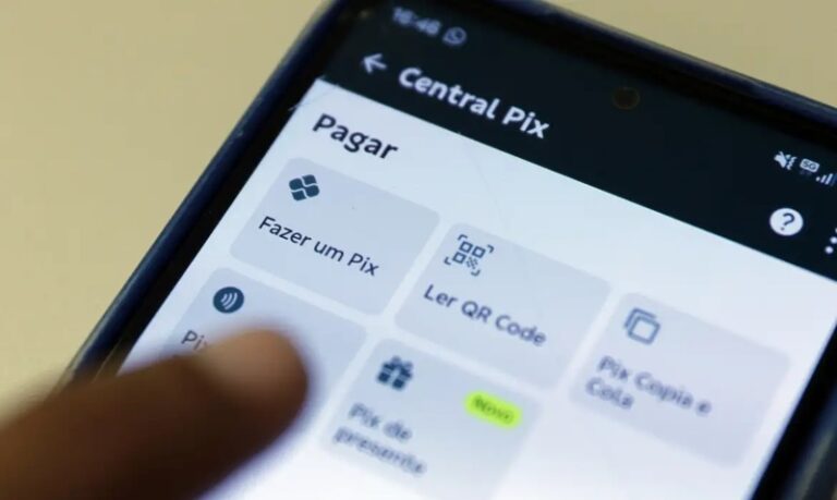 Pix poderá ser usado em contas-salário a partir de 2027